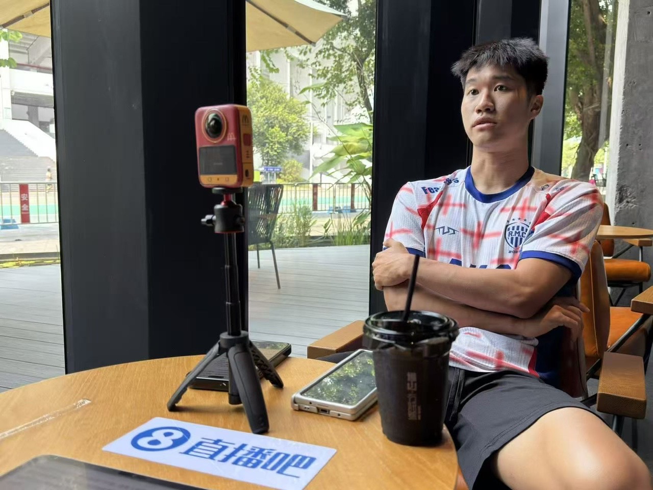 对话侯煜:冲超痛哭因百感交集 广州队历史一直鞭策我前行 对话侯煜:冲超痛哭因百感交集 广州队历史一直鞭策我前行
