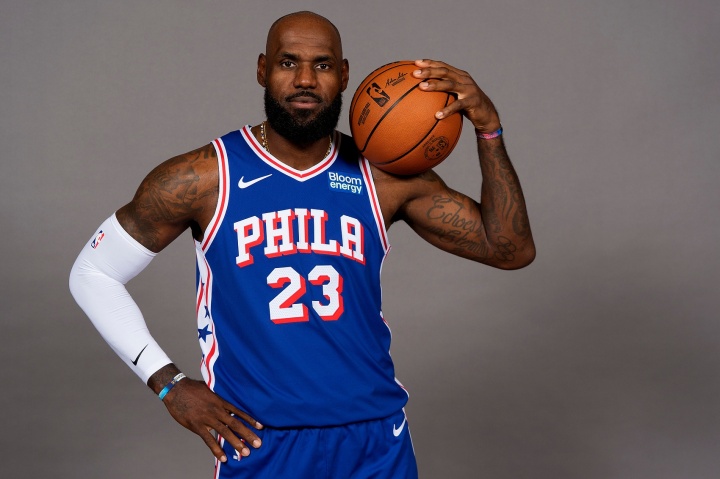 阿里纳斯:詹姆斯是NBA第一个给客队准备豪华自助餐的人
