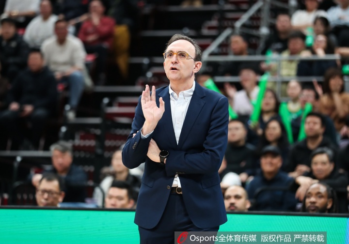 乌戈：三名外援融入得很不错 和球队里的年轻球员配合得也很好