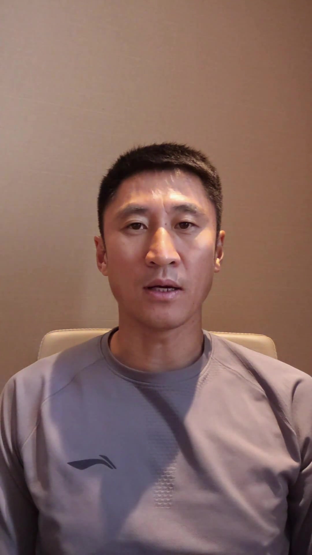 报平安!马宁讲述沙特惊险之旅:机场无法降落,赛前收到紧急警报