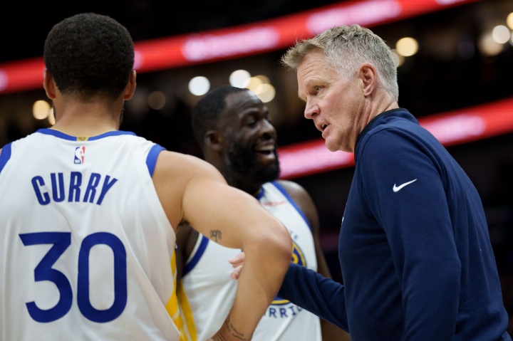 科尔提醒球迷:买票时一定要看好赛程安排 尤其是背靠背的比赛 科尔提醒球迷:买票时一定要看好赛程安排 尤其是背靠背的比赛