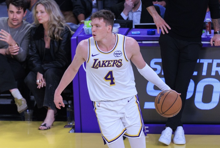 雷迪克：新赛季球队引进很多侧翼 克内克特现在的处境确实很艰难