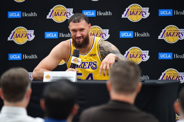 里夫斯盛赞马穆：他球商极高 打球方式非常合理