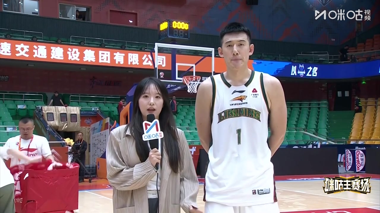 付豪:杨鸣指导将辽宁带到前无古人的高度 祝福他一切顺利 付豪:杨鸣指导将辽宁带到前无古人的高度 祝福他一切顺利