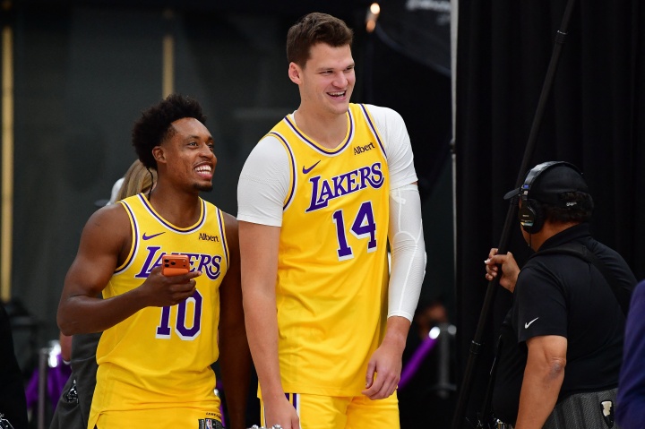 塞克斯顿恢复完整训练!东契奇:他能持球推进&活力十足 塞克斯顿恢复完整训练!东契奇:他能持球推进&活力十足