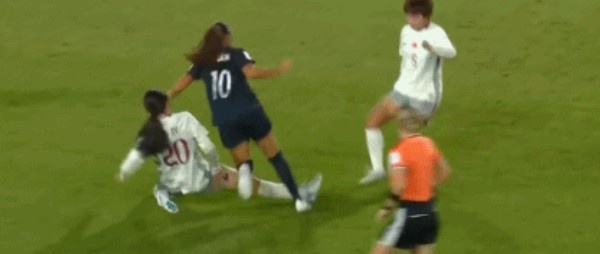 头名晋级!U17中国女足3-2美国U17将战法国 刘雨希双响赵嘉怡破门 头名晋级!U17中国女足3-2美国U17将战法国 刘雨希双响赵嘉怡破门